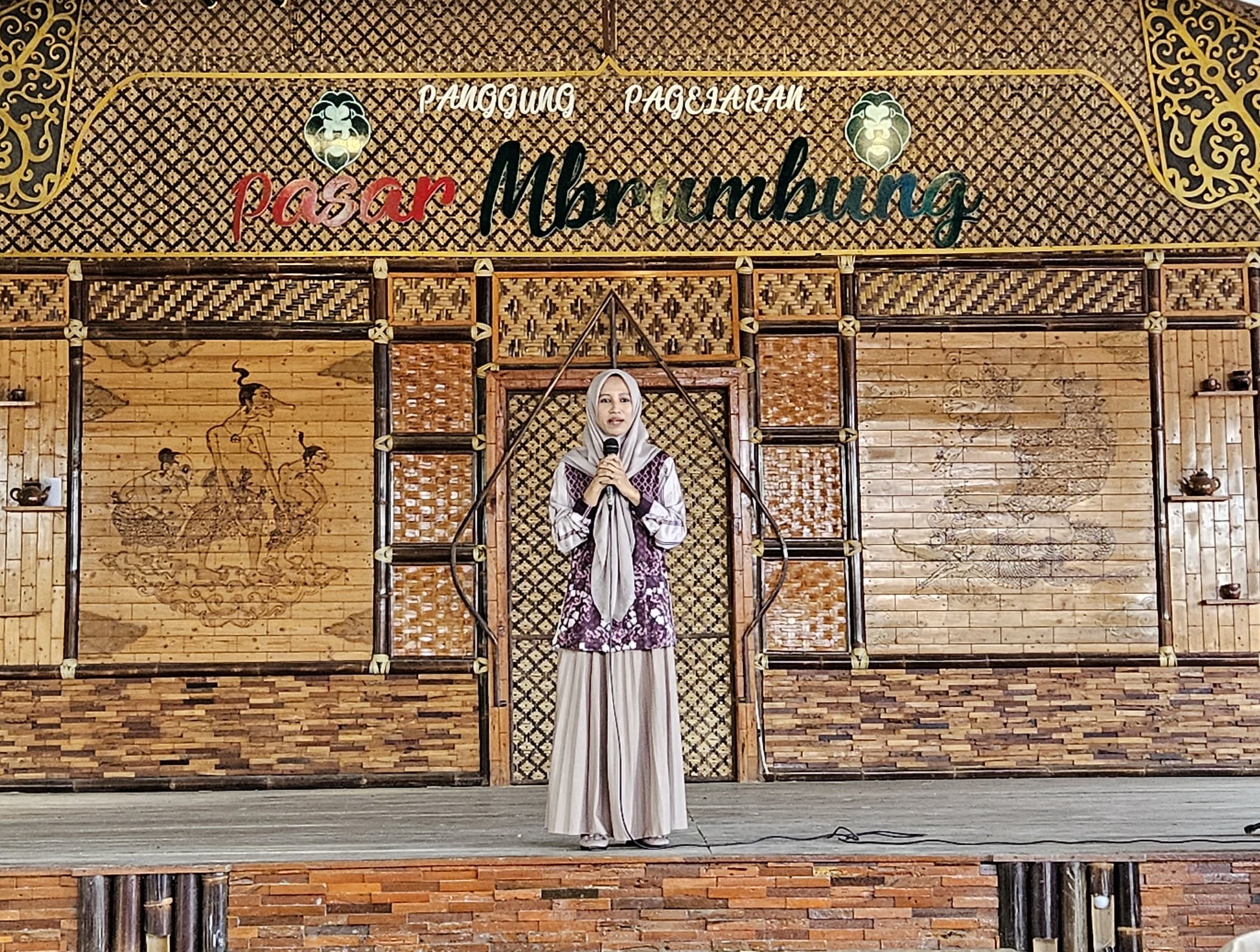 Pemberian Apresiasi dan Penghargaan kepada Desa Wisata Banggi dan Pokdarwis Sekar Klojawu, Desa Banggi, Kecamatan Kaliori, Kabupaten Rembang