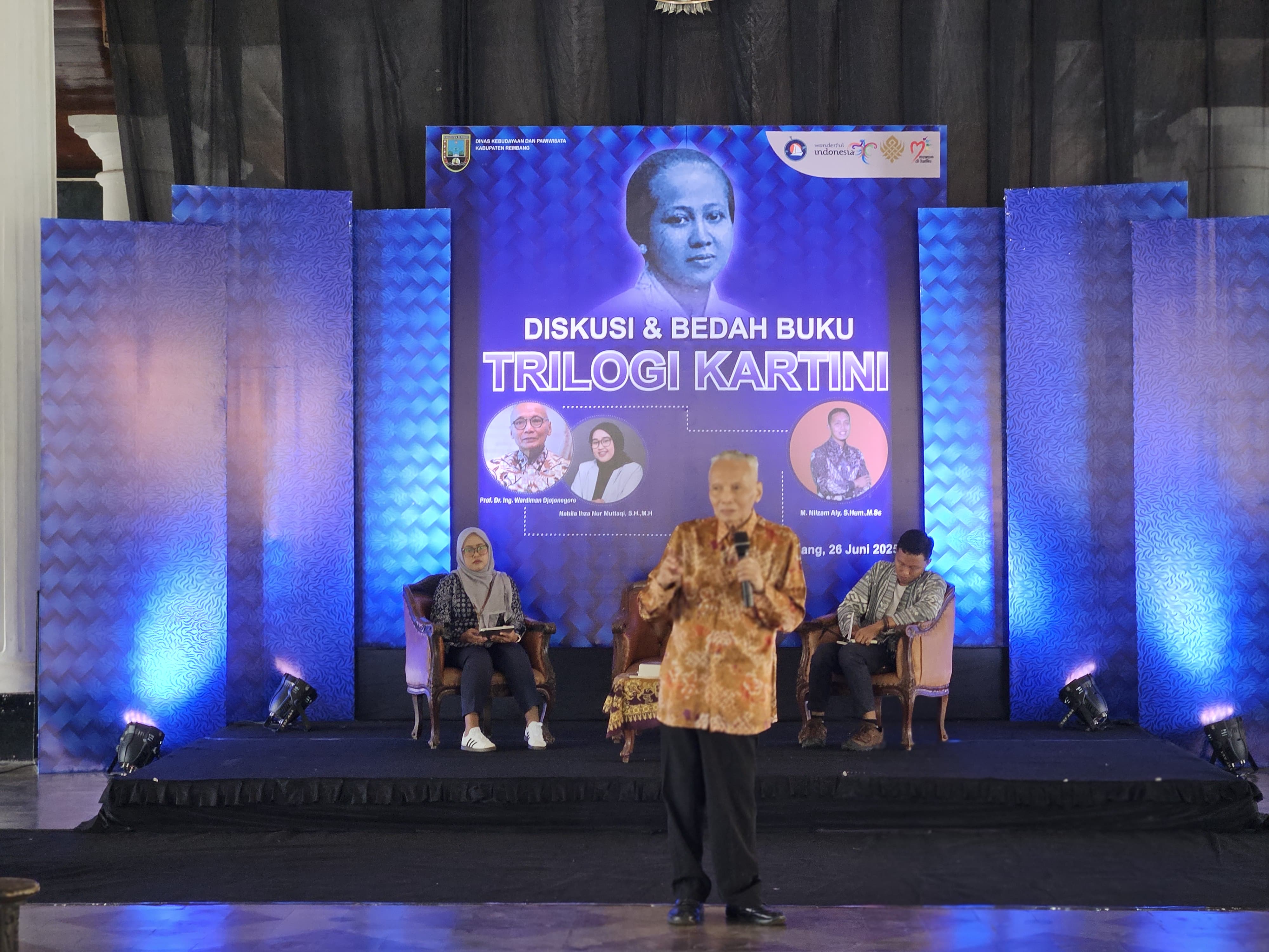 Dinbudpar Rembang Gelar Diskusi dan Bedah Buku Trilogi Kartini
